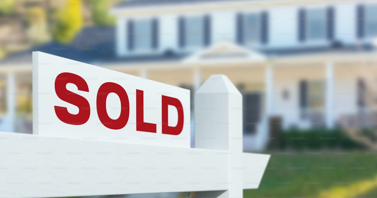 Best Phone Numbers for Real Estate Agents